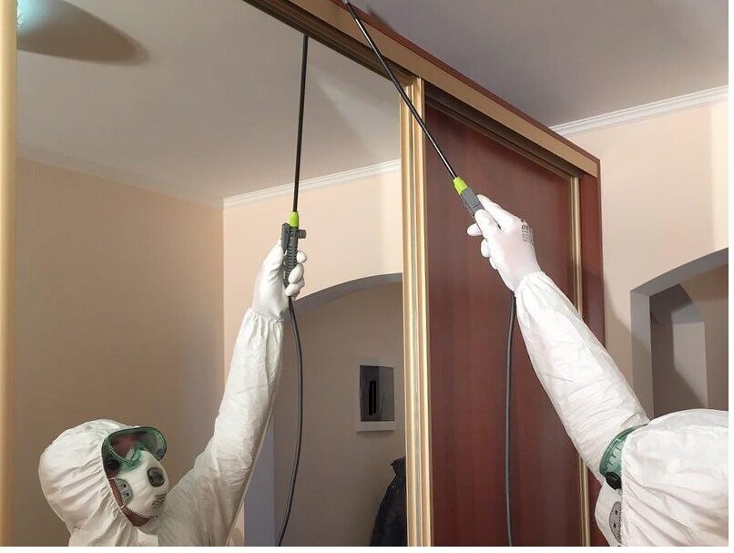 ФОТО Обработка от моли в поселке Московской области центральной усадьбы совхоза Мир