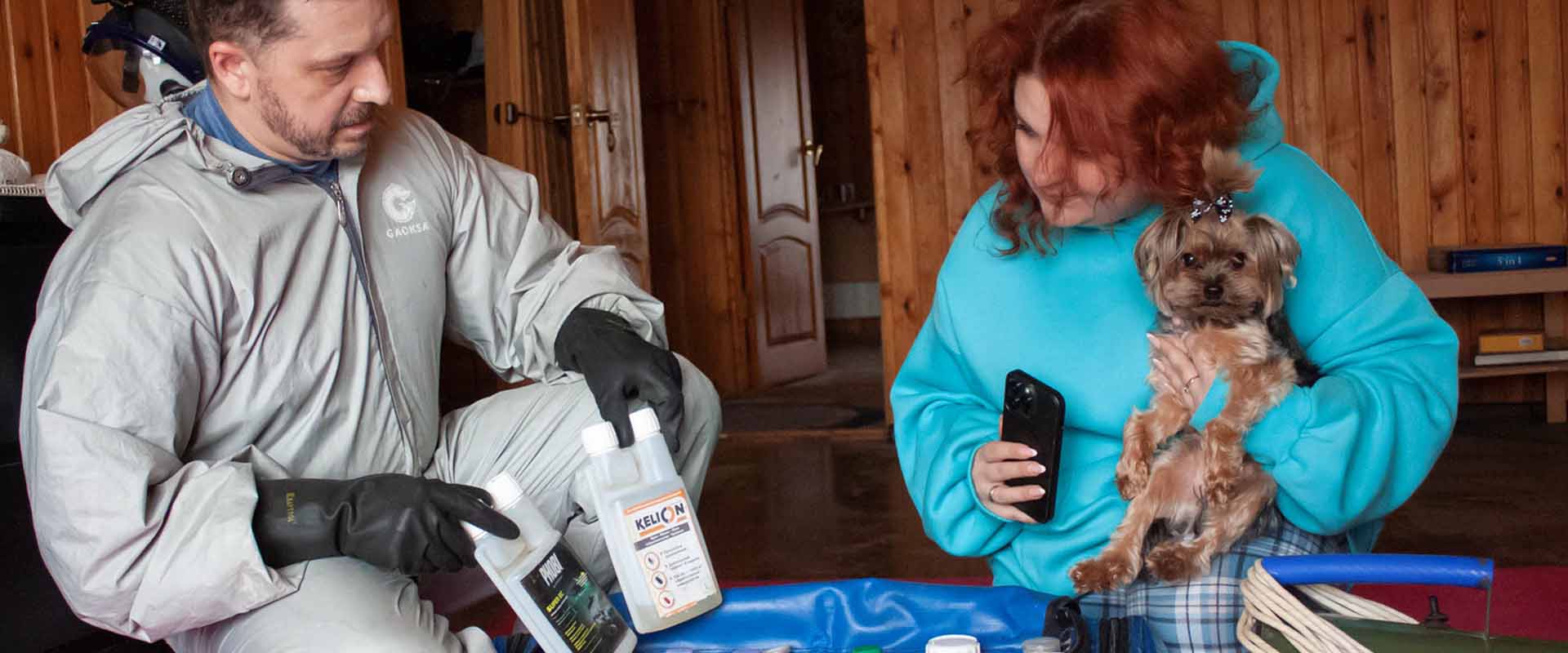 фото: Уничтожение блох в помещениях, домах и квартирах по поселке Московской области центральной усадьбы совхоза Мир и области.